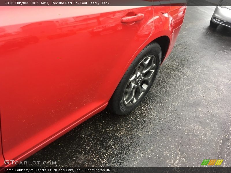 Redline Red Tri-Coat Pearl / Black 2016 Chrysler 300 S AWD