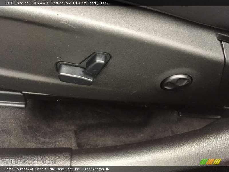 Redline Red Tri-Coat Pearl / Black 2016 Chrysler 300 S AWD