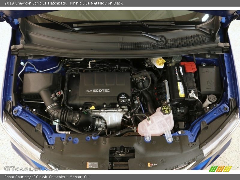 Kinetic Blue Metallic / Jet Black 2019 Chevrolet Sonic LT Hatchback