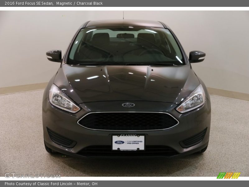Magnetic / Charcoal Black 2016 Ford Focus SE Sedan