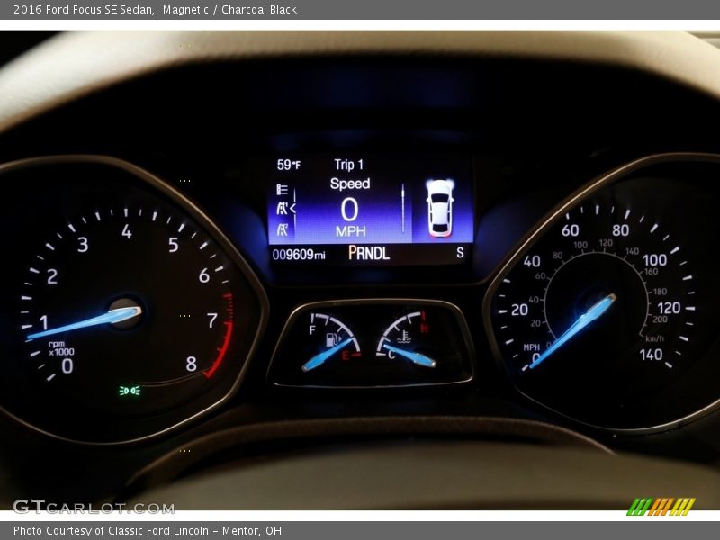 Magnetic / Charcoal Black 2016 Ford Focus SE Sedan