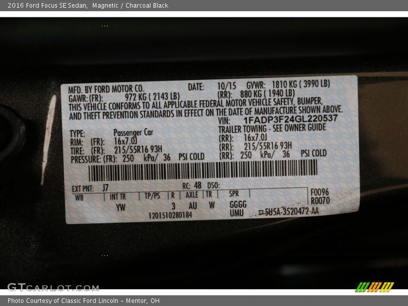 Magnetic / Charcoal Black 2016 Ford Focus SE Sedan