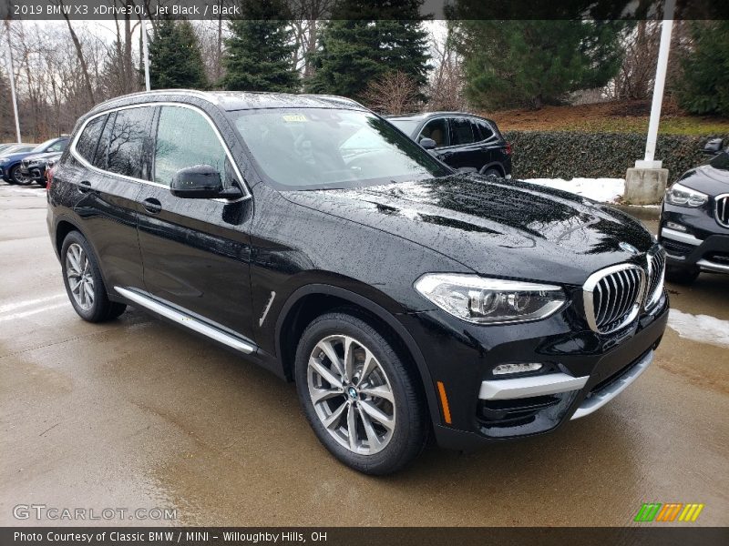 Front 3/4 View of 2019 X3 xDrive30i