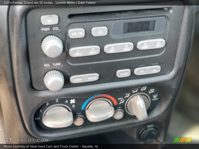 Summit White / Dark Pewter 2004 Pontiac Grand Am SE Sedan