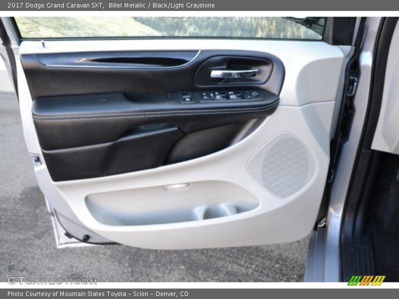 Billet Metallic / Black/Light Graystone 2017 Dodge Grand Caravan SXT