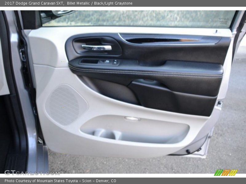 Billet Metallic / Black/Light Graystone 2017 Dodge Grand Caravan SXT