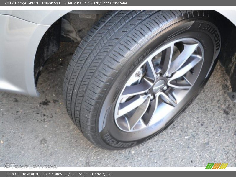 Billet Metallic / Black/Light Graystone 2017 Dodge Grand Caravan SXT