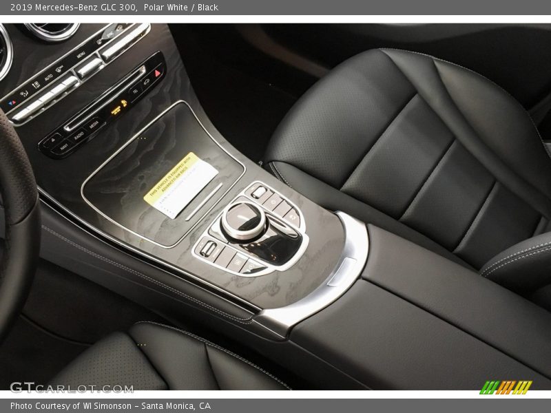 Polar White / Black 2019 Mercedes-Benz GLC 300