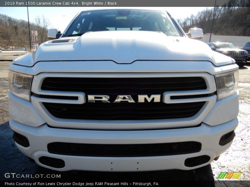 Bright White / Black 2019 Ram 1500 Laramie Crew Cab 4x4