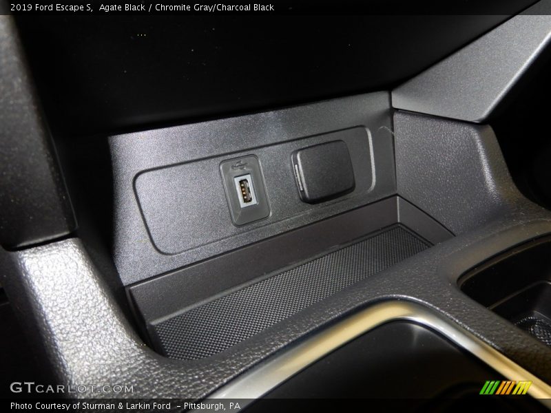 Agate Black / Chromite Gray/Charcoal Black 2019 Ford Escape S
