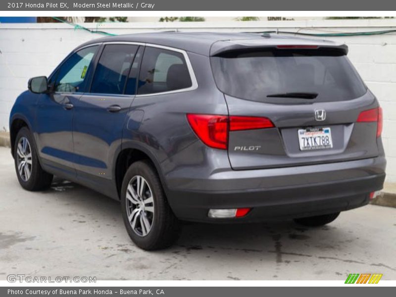 Modern Steel Metallic / Gray 2017 Honda Pilot EX