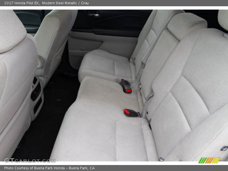 Modern Steel Metallic / Gray 2017 Honda Pilot EX