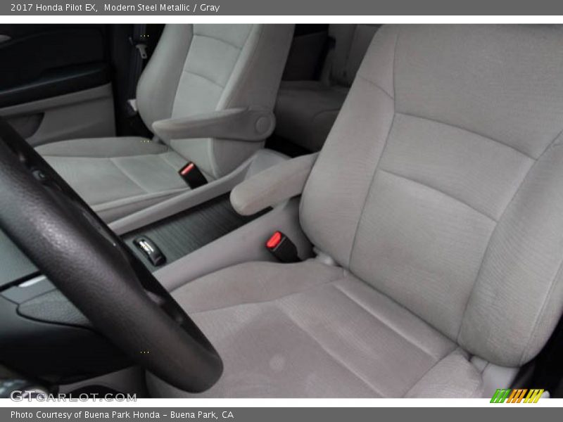 Modern Steel Metallic / Gray 2017 Honda Pilot EX
