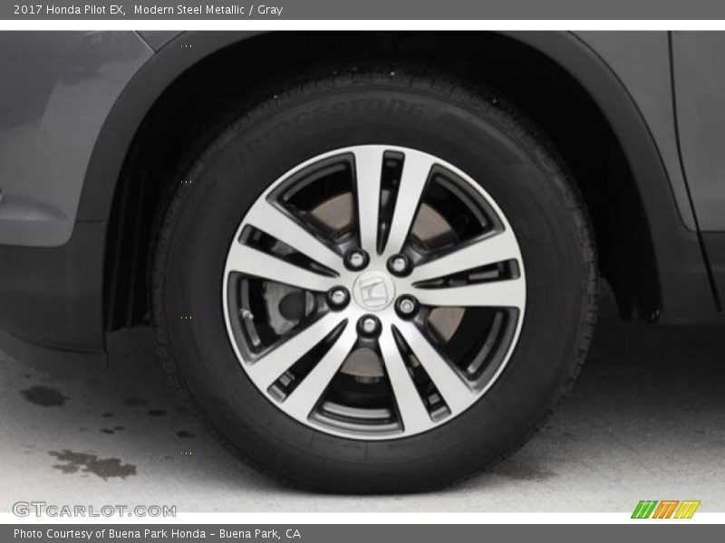 Modern Steel Metallic / Gray 2017 Honda Pilot EX