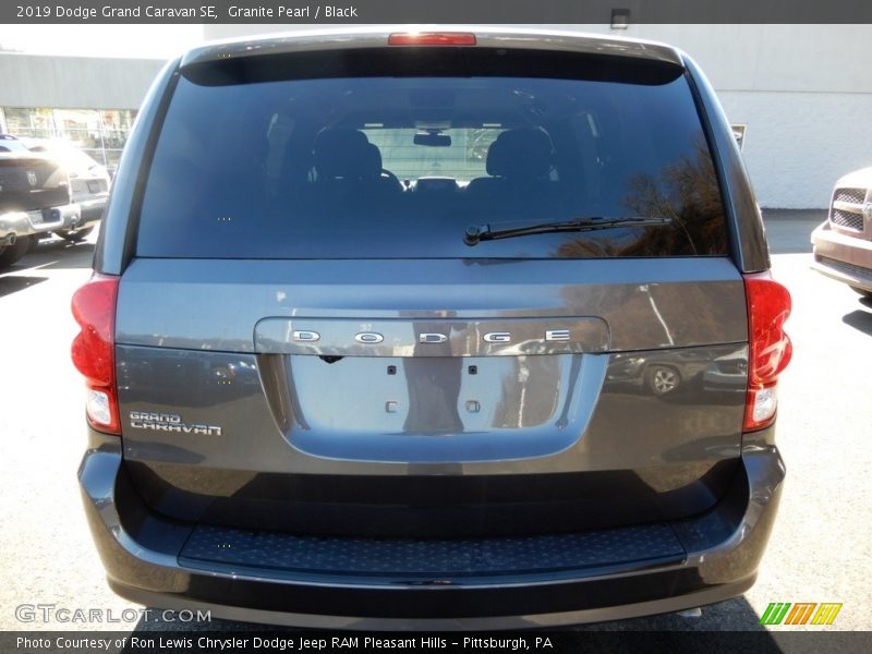 Granite Pearl / Black 2019 Dodge Grand Caravan SE