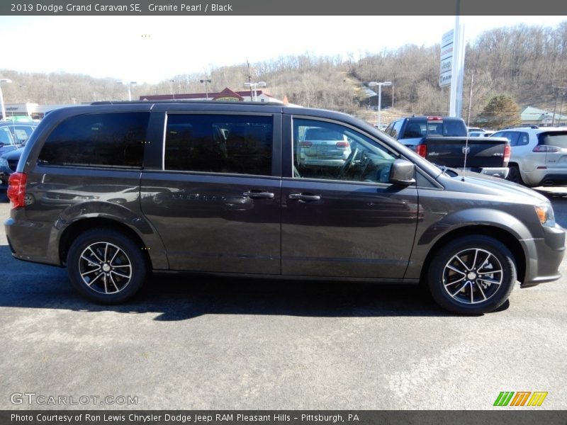 Granite Pearl / Black 2019 Dodge Grand Caravan SE