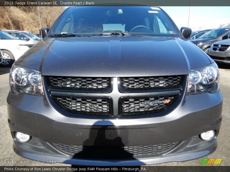 Granite Pearl / Black 2019 Dodge Grand Caravan SE