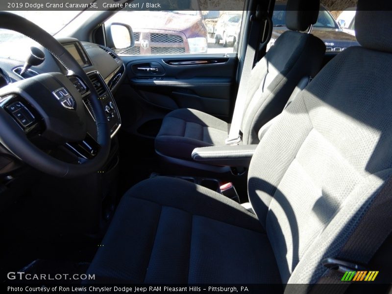 Granite Pearl / Black 2019 Dodge Grand Caravan SE