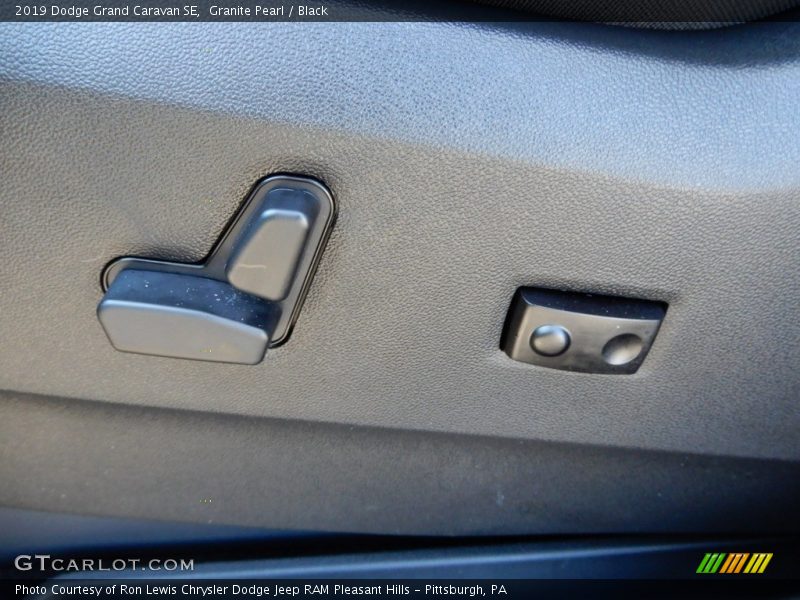 Granite Pearl / Black 2019 Dodge Grand Caravan SE