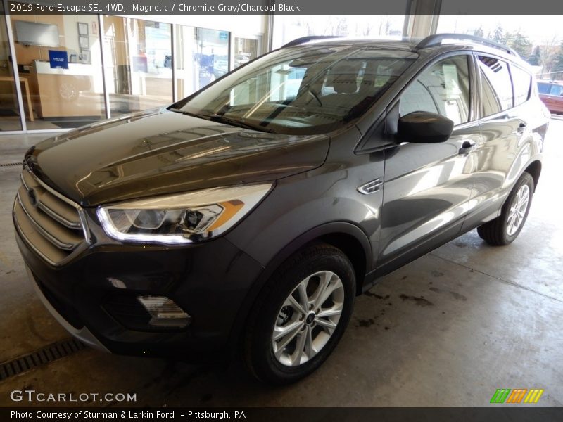 Magnetic / Chromite Gray/Charcoal Black 2019 Ford Escape SEL 4WD