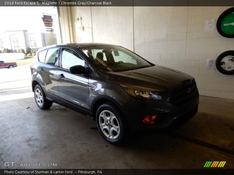 Magnetic / Chromite Gray/Charcoal Black 2019 Ford Escape S