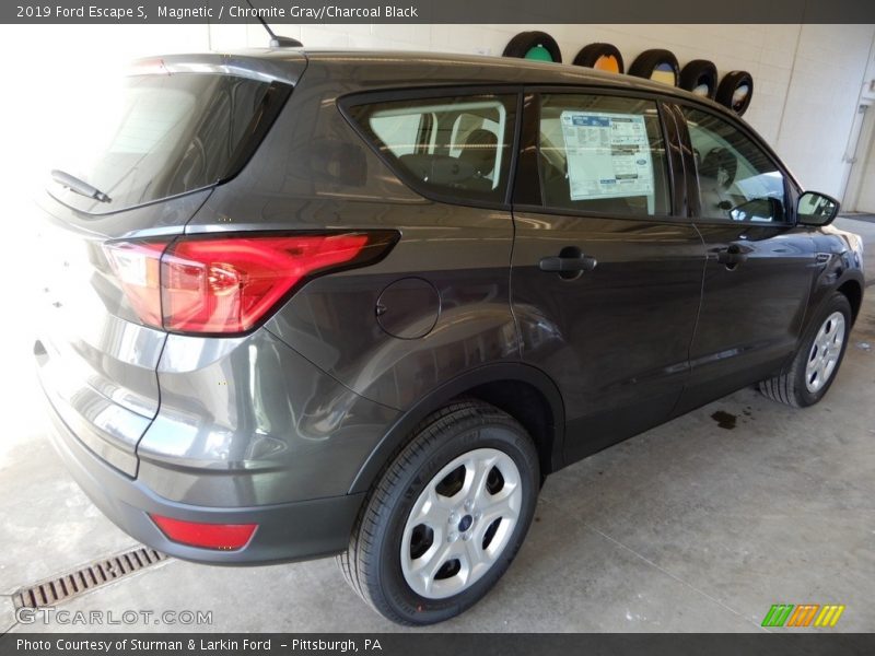 Magnetic / Chromite Gray/Charcoal Black 2019 Ford Escape S