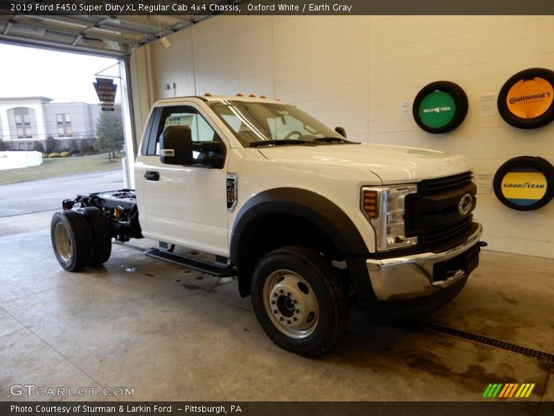 Oxford White / Earth Gray 2019 Ford F450 Super Duty XL Regular Cab 4x4 Chassis