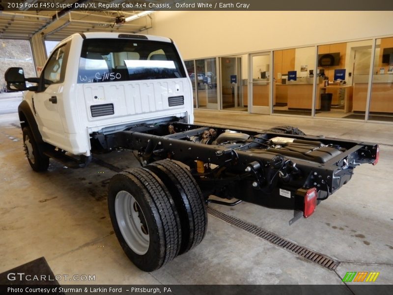 Oxford White / Earth Gray 2019 Ford F450 Super Duty XL Regular Cab 4x4 Chassis