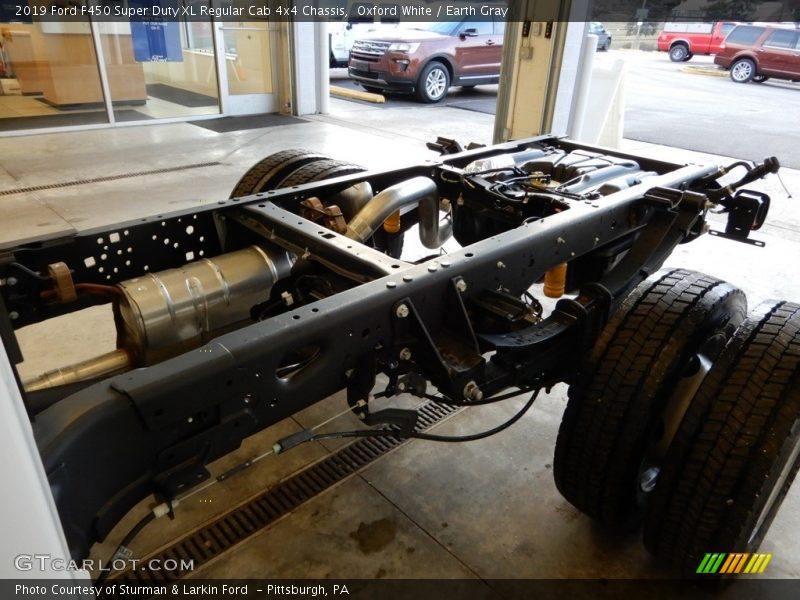 Oxford White / Earth Gray 2019 Ford F450 Super Duty XL Regular Cab 4x4 Chassis