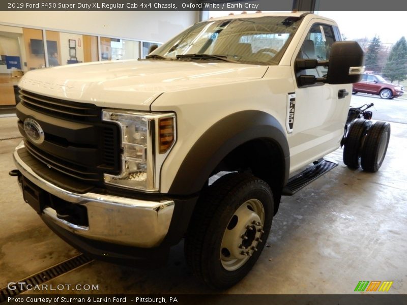 Oxford White / Earth Gray 2019 Ford F450 Super Duty XL Regular Cab 4x4 Chassis