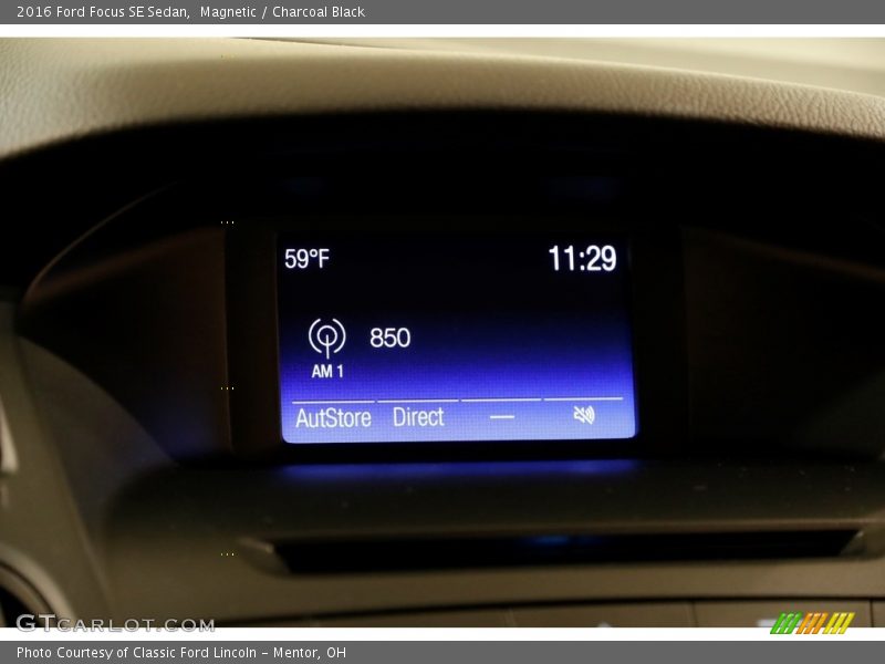 Magnetic / Charcoal Black 2016 Ford Focus SE Sedan