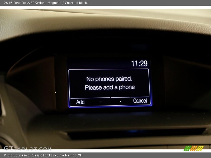 Magnetic / Charcoal Black 2016 Ford Focus SE Sedan