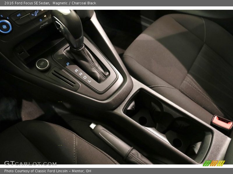 Magnetic / Charcoal Black 2016 Ford Focus SE Sedan