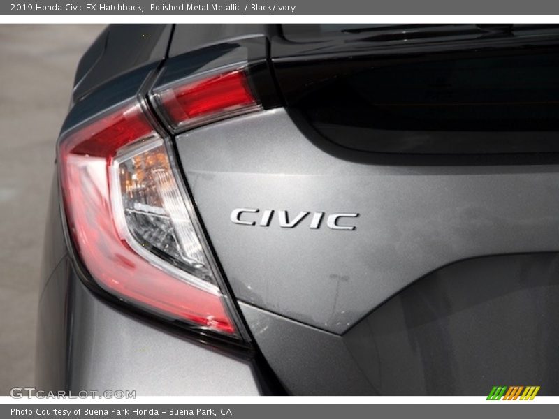 Polished Metal Metallic / Black/Ivory 2019 Honda Civic EX Hatchback