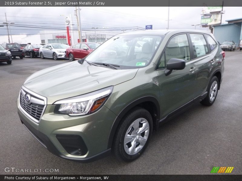 Front 3/4 View of 2019 Forester 2.5i