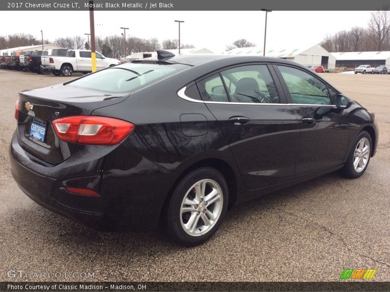 Mosaic Black Metallic / Jet Black 2017 Chevrolet Cruze LT