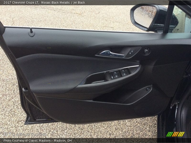 Mosaic Black Metallic / Jet Black 2017 Chevrolet Cruze LT