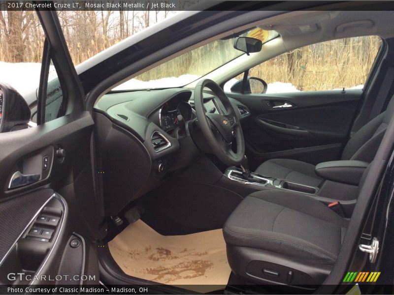 Mosaic Black Metallic / Jet Black 2017 Chevrolet Cruze LT