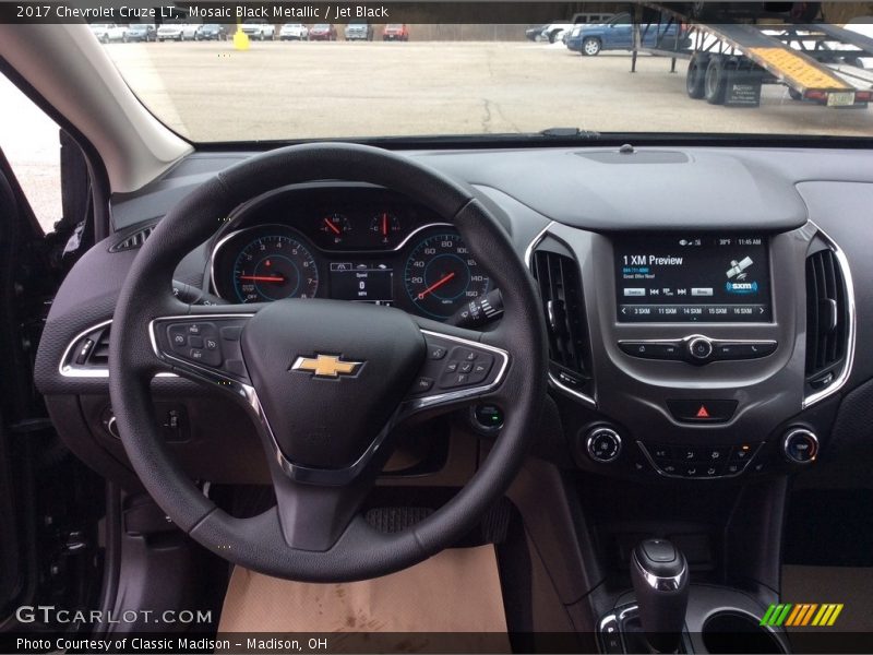 Mosaic Black Metallic / Jet Black 2017 Chevrolet Cruze LT