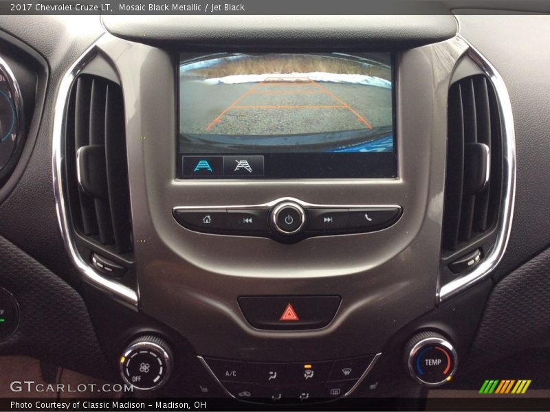 Mosaic Black Metallic / Jet Black 2017 Chevrolet Cruze LT