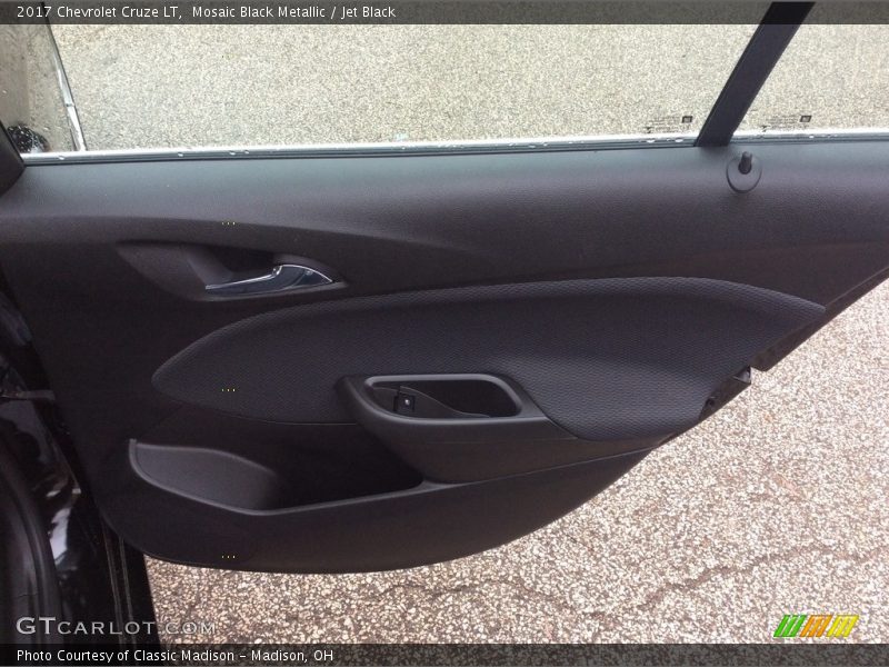 Mosaic Black Metallic / Jet Black 2017 Chevrolet Cruze LT