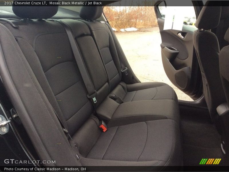 Mosaic Black Metallic / Jet Black 2017 Chevrolet Cruze LT