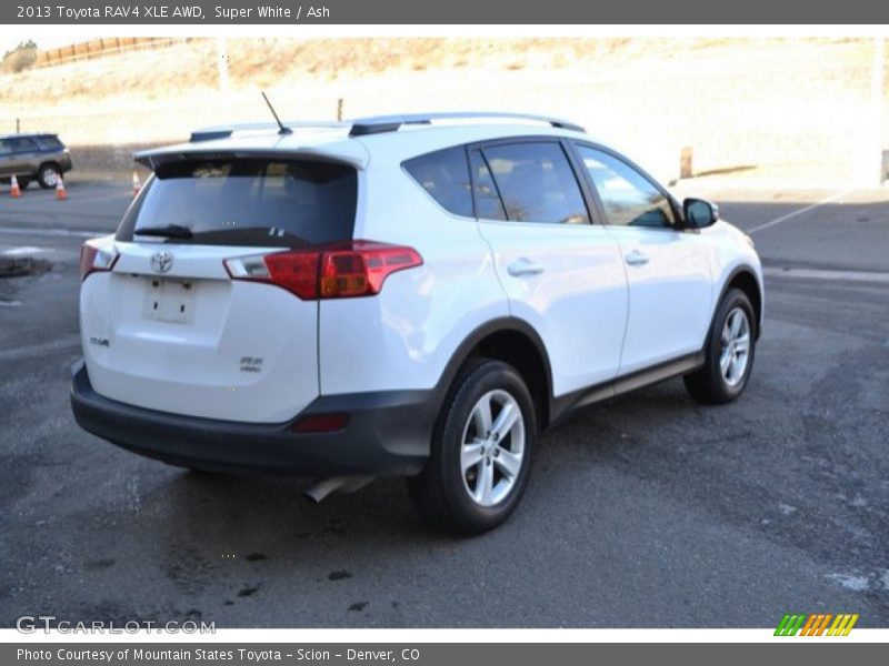 Super White / Ash 2013 Toyota RAV4 XLE AWD