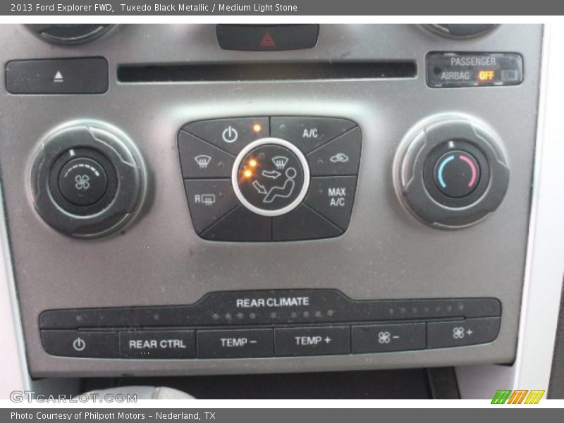 Tuxedo Black Metallic / Medium Light Stone 2013 Ford Explorer FWD