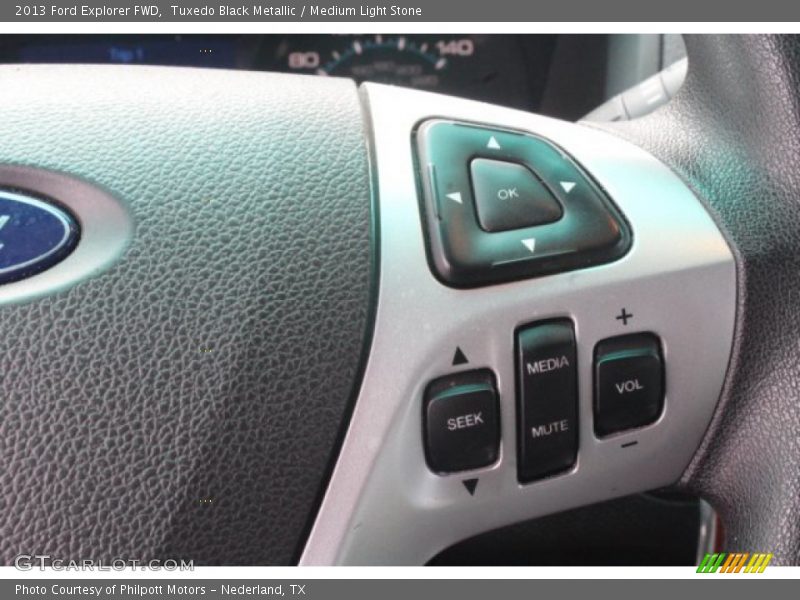 Tuxedo Black Metallic / Medium Light Stone 2013 Ford Explorer FWD