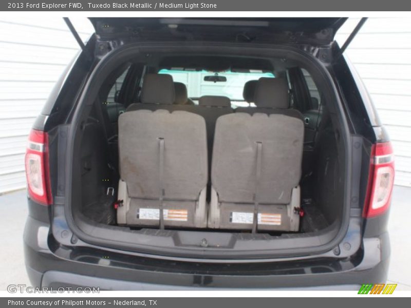 Tuxedo Black Metallic / Medium Light Stone 2013 Ford Explorer FWD