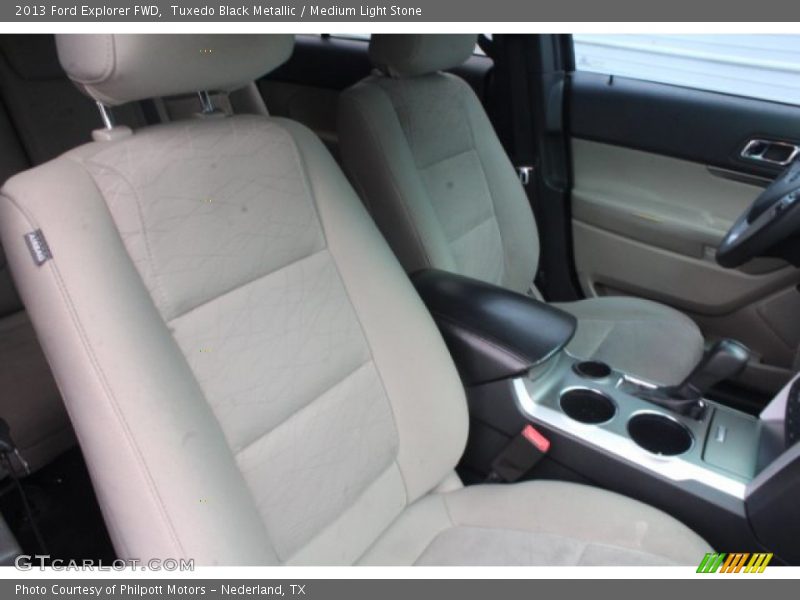 Tuxedo Black Metallic / Medium Light Stone 2013 Ford Explorer FWD