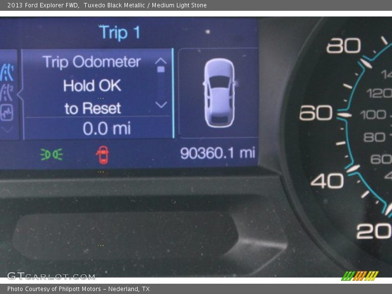 Tuxedo Black Metallic / Medium Light Stone 2013 Ford Explorer FWD