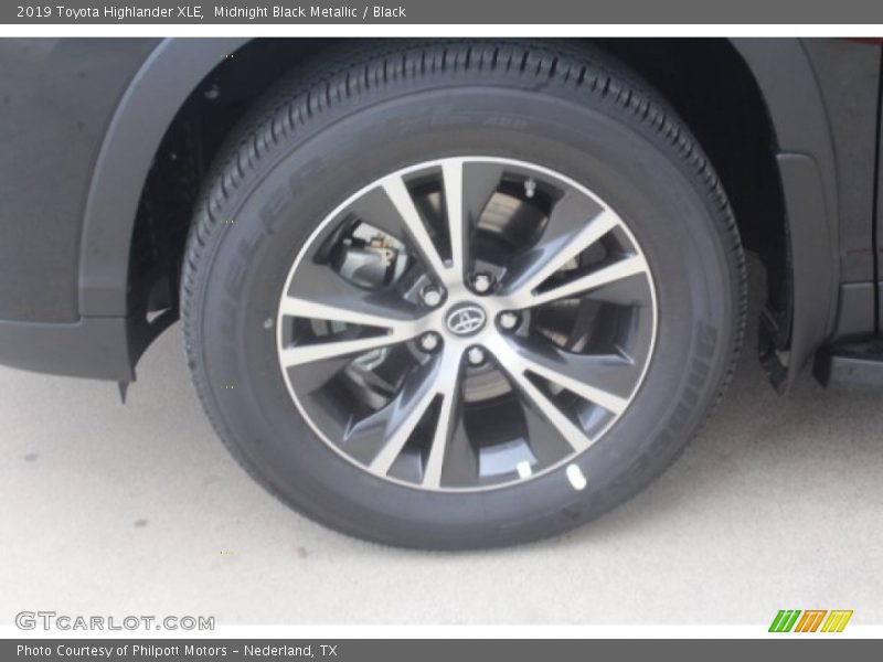 Midnight Black Metallic / Black 2019 Toyota Highlander XLE