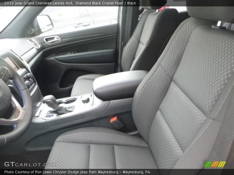 Diamond Black Crystal Pearl / Black 2019 Jeep Grand Cherokee Laredo 4x4